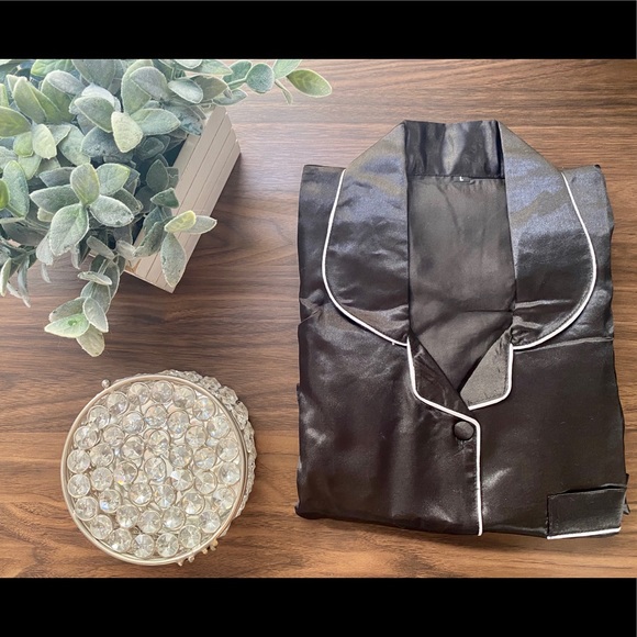 Oversized ‘Aunt Of The Bride’ Sleep shirt - Picture 2 of 2